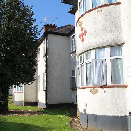 Comfortable Single Bed Room Garden View Londra Dış mekan fotoğraf